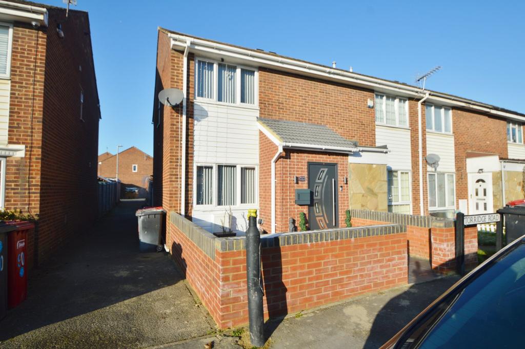 Torridge Road, Langley, Berkshire, SL3 3 bed end of terrace house £