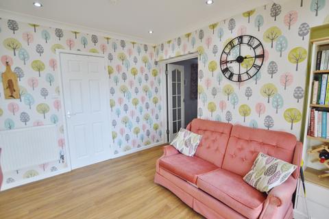 25 Rectory Avenue, Corfe Mullen, Wimborne, BH21 3EZ