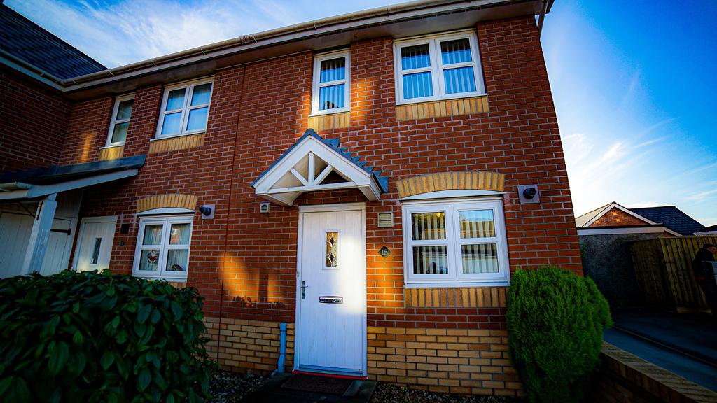 Llwyn Teg, Fforestfach, Swansea 2 bed semidetached house £165,000