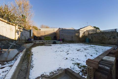 52 Broadmead, Callington, PL17 7DE