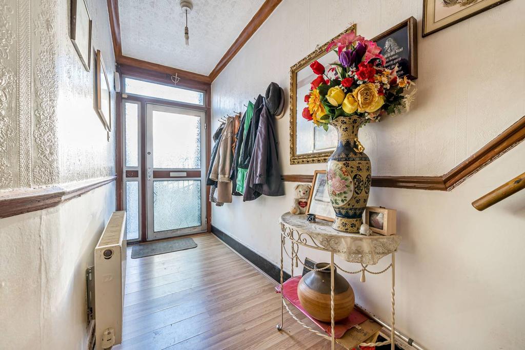 Whyteville Road, Forest Gate, London, E7 3 bed house £500,000