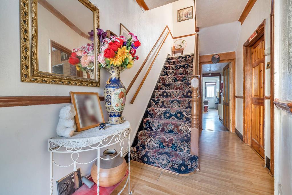 Whyteville Road, Forest Gate, London, E7 3 bed house £500,000