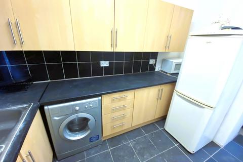 2 bedroom flat to rent, Belgrave Road, Ilford IG1