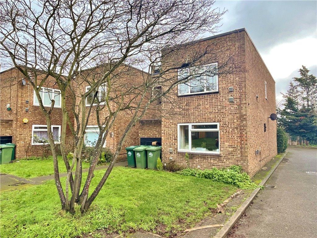 Whitley Close, Stanwell, Middlesex, TW19 1 bed £1,195 pcm