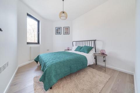 Flat 4, Minard Court, 160 Ravenscroft Road, Beckenham, BR3 4TW