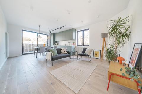 Flat 4, Minard Court, 160 Ravenscroft Road, Beckenham, BR3 4TW
