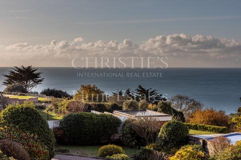 4 bedroom detached house for sale, Tabor Heights, La Route Des Genets , St Brelade, Jersey. JE3 8EU