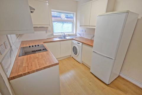 3 bedroom terraced house to rent, Waterloo Road, Runcorn, WA7 1JU