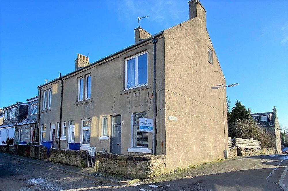 31 High Beveridgewell, Dunfermline 1 bed flat £77,000