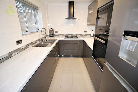 3 bedroom detached house for sale, Higher Drake Meadow, Westhoughton BL5 2RD