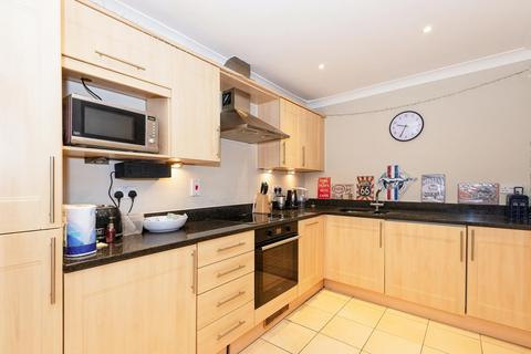 2 bedroom flat for sale, Leatherhead