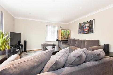 2 bedroom flat for sale, Leatherhead