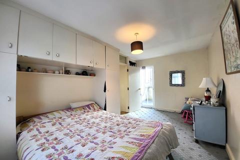 69 Greenway Gardens, Greenford, UB6 9TX