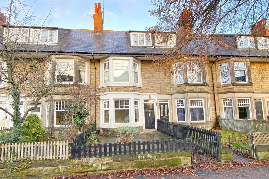 Dragon Parade, Harrogate, HG1 5DG 4 bed terraced house £1,300 pcm (£