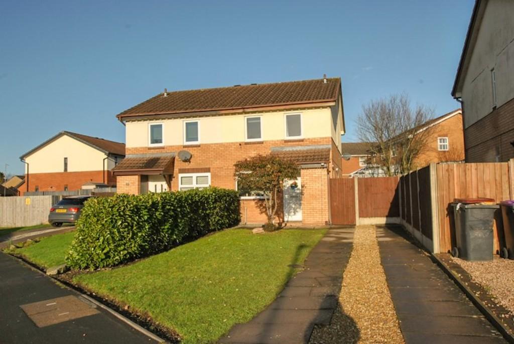 Conroy Drive, Dawley 3 bed semidetached house for sale £175,000