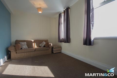 2 bedroom flat to rent, Halesowen Street, Rowley Regis, B65