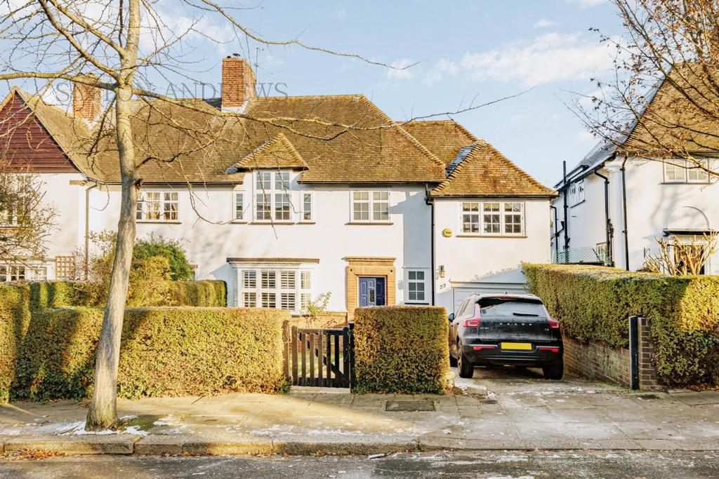 Brentham Way, Ealing, W5 4 bed semidetached house for sale £1,595,000