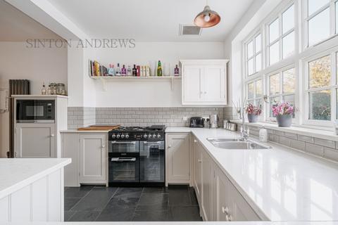 22 Brentham Way, London, W5 1BJ