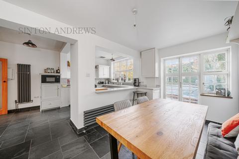 22 Brentham Way, London, W5 1BJ
