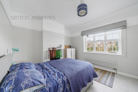 22 Brentham Way, London, W5 1BJ