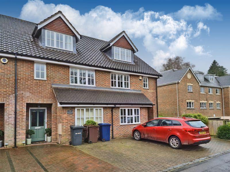 Kings Road, Haslemere 4 bed terraced house to rent £1,950 pcm (£450 pw)