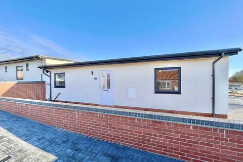 2 bedroom semi-detached bungalow to rent - 2 Bed Semi-Detached Cottage, 6 Holly Close, Buckton, YO15 1BZ
