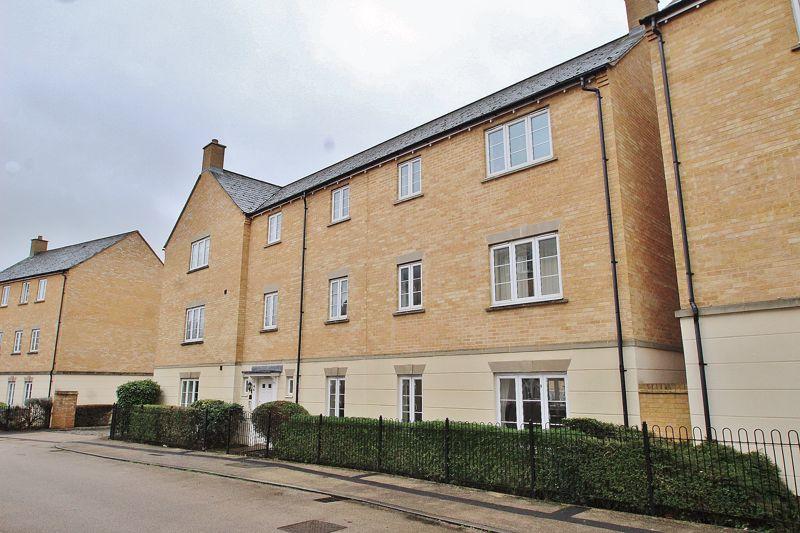 HARVEST GROVE, Madley Park, Witney OX28 1FP 2 bed apartment for sale