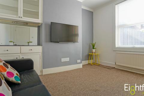 6 bedroom terraced house to rent, Old Shoreham Road, Brighton