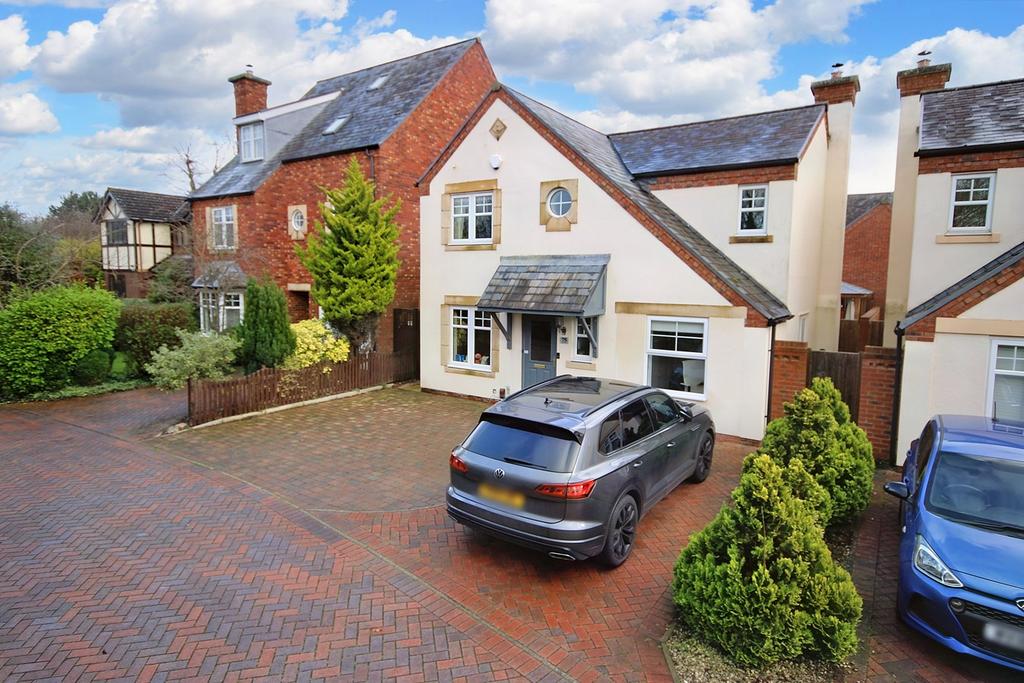 Stockdale Drive, Great Sankey... 4 bed detached house £420,000
