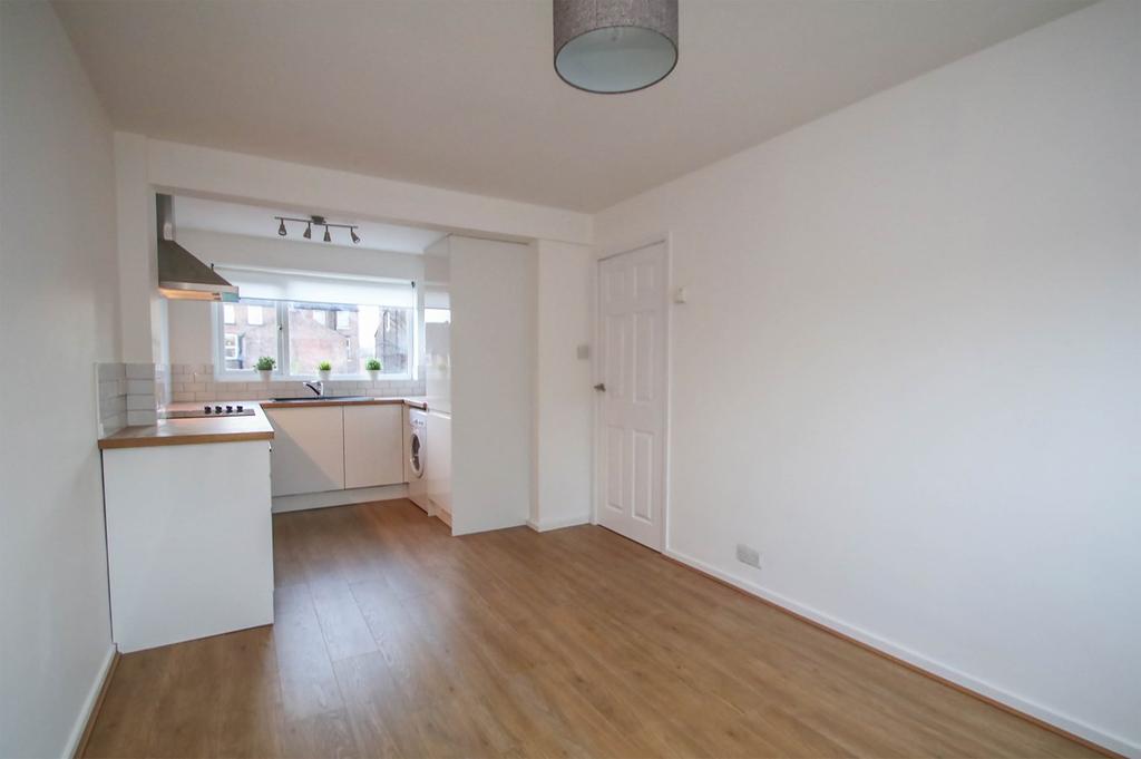 Cavendish Road, Urmston, Manchester, M41 1 bed apartment £725 pcm (£