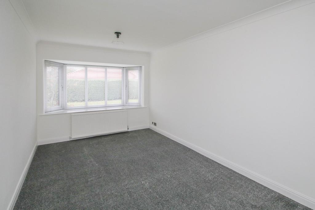 Flixton Road, Urmston, Manchester, M41 1 bed apartment £750 pcm (£173 pw)