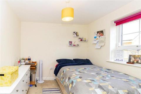 4 bedroom detached house for sale - Vanguard Circle, Brooklands, Milton Keynes, MK10