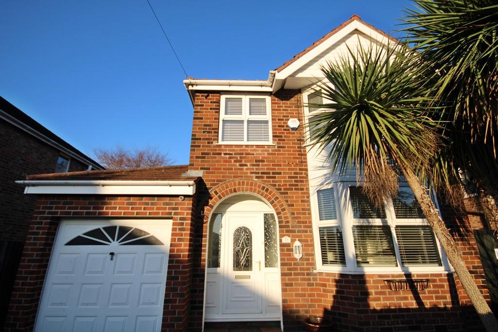 Whitfield Avenue, Paddington, Warrington, WA1 3 bed detached house £1,400 pcm (£323 pw)