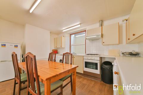 3 bedroom terraced house to rent, Edinburgh Road, Brighton