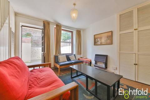 3 bedroom terraced house to rent, Edinburgh Road, Brighton