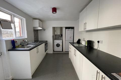 4 bedroom terraced house to rent, Riley Road, Brighton