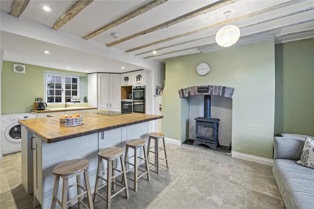 Kitchen/ Dining