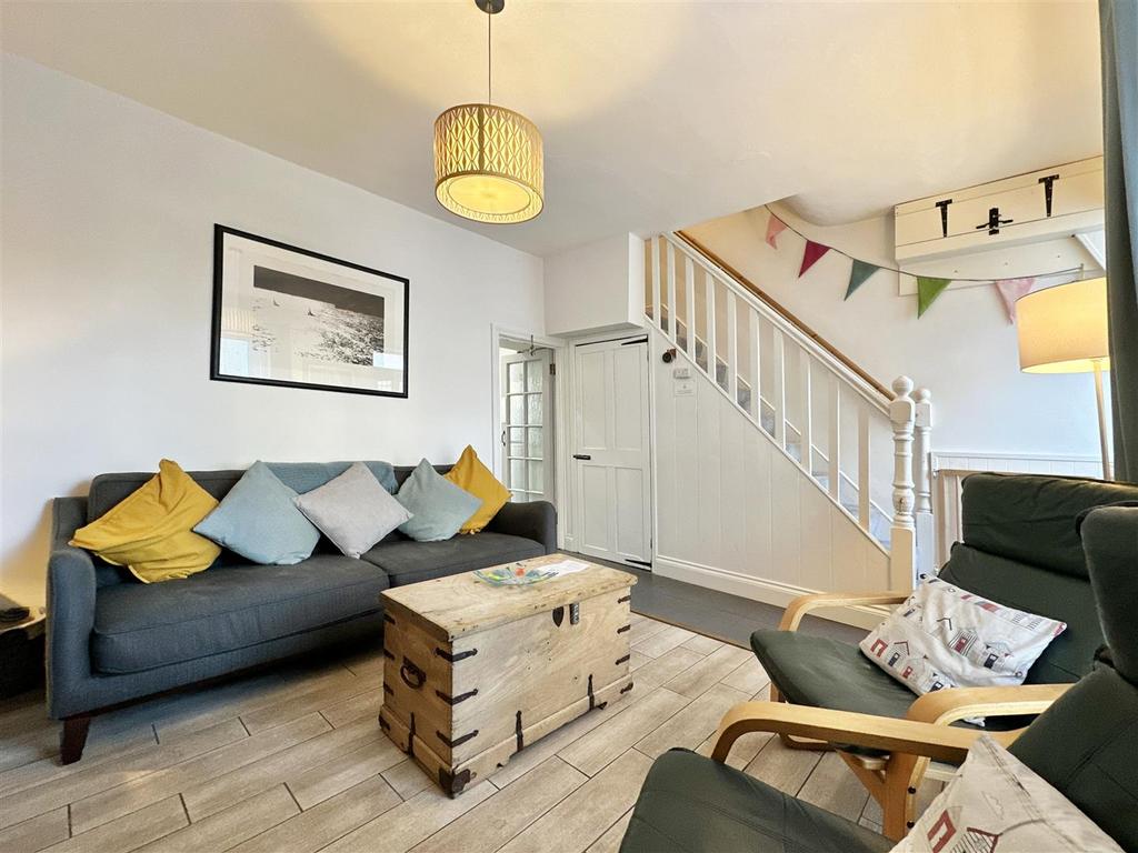 Station Hill, Brixham 3 bed end of terrace house £325,000
