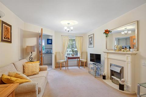 1 bedroom apartment for sale, Sanderling Court, Wimborne Road, Bournemouth