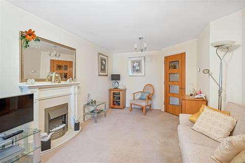 1 bedroom apartment for sale, Sanderling Court, Wimborne Road, Bournemouth