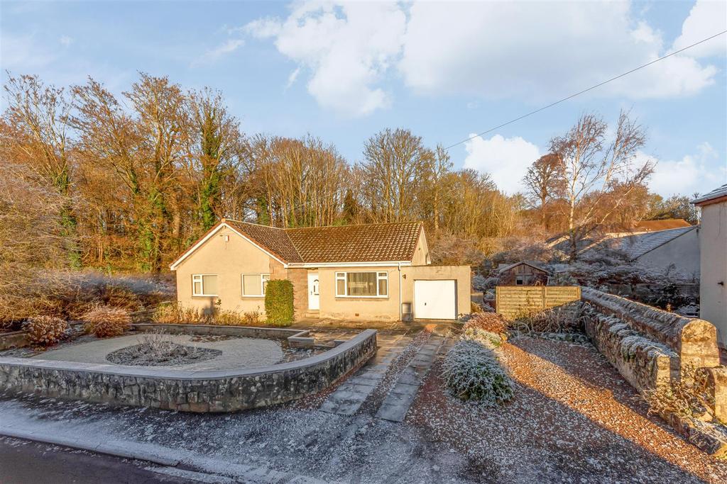 14 West Road, Charlestown, KY11 3EW 4 bed detached bungalow £299,950