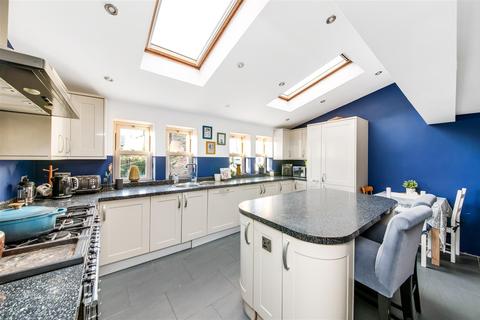 3 bedroom cottage for sale - Far Bank, Shelley, Huddersfield