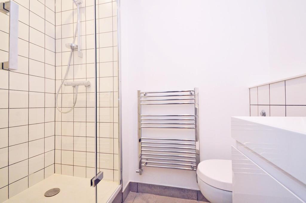Ensuite copy.jpg