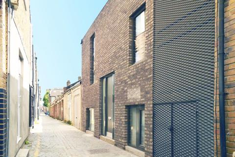 8 Voss Street, London, E2 6JE