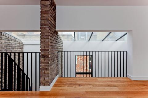 8 Voss Street, London, E2 6JE