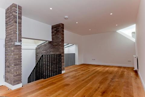 8 Voss Street, London, E2 6JE