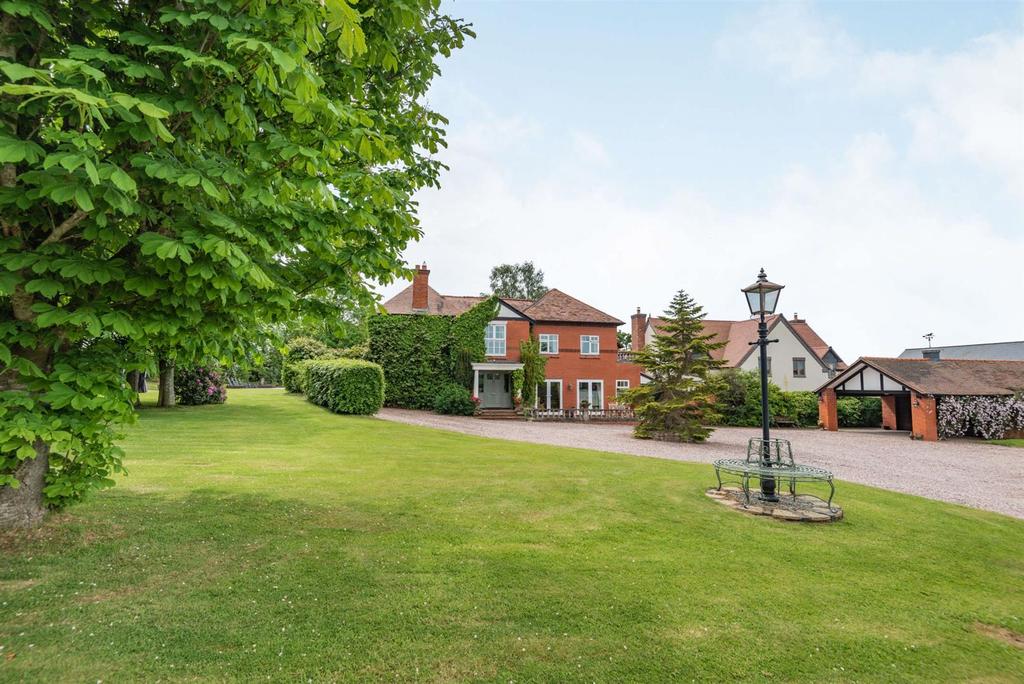 Overton House, Tilston Road, Malpas... 6 bed equestrian property £