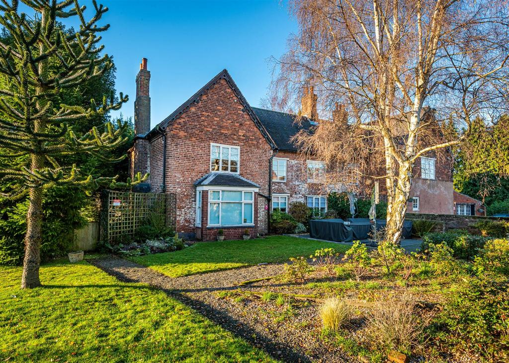 Aspley Farm, Old Stafford Road, Slade... 7 bed detached house £825,000