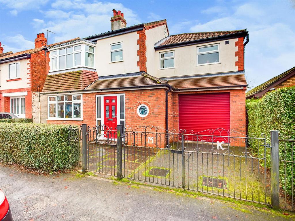 York Road, Driffield 4 bed detached house £290,000