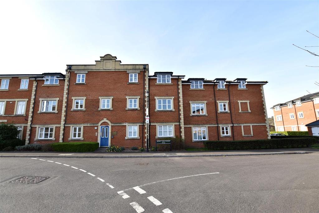 Royal Earlswood Park, Redhill 2 bed house £1,375 pcm (£317 pw)